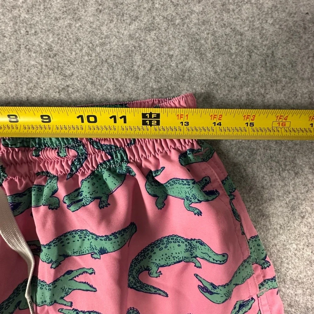 Chubbies Swim Trunks Medium Pink Mens Alligator Print Swimwear Pool Summer